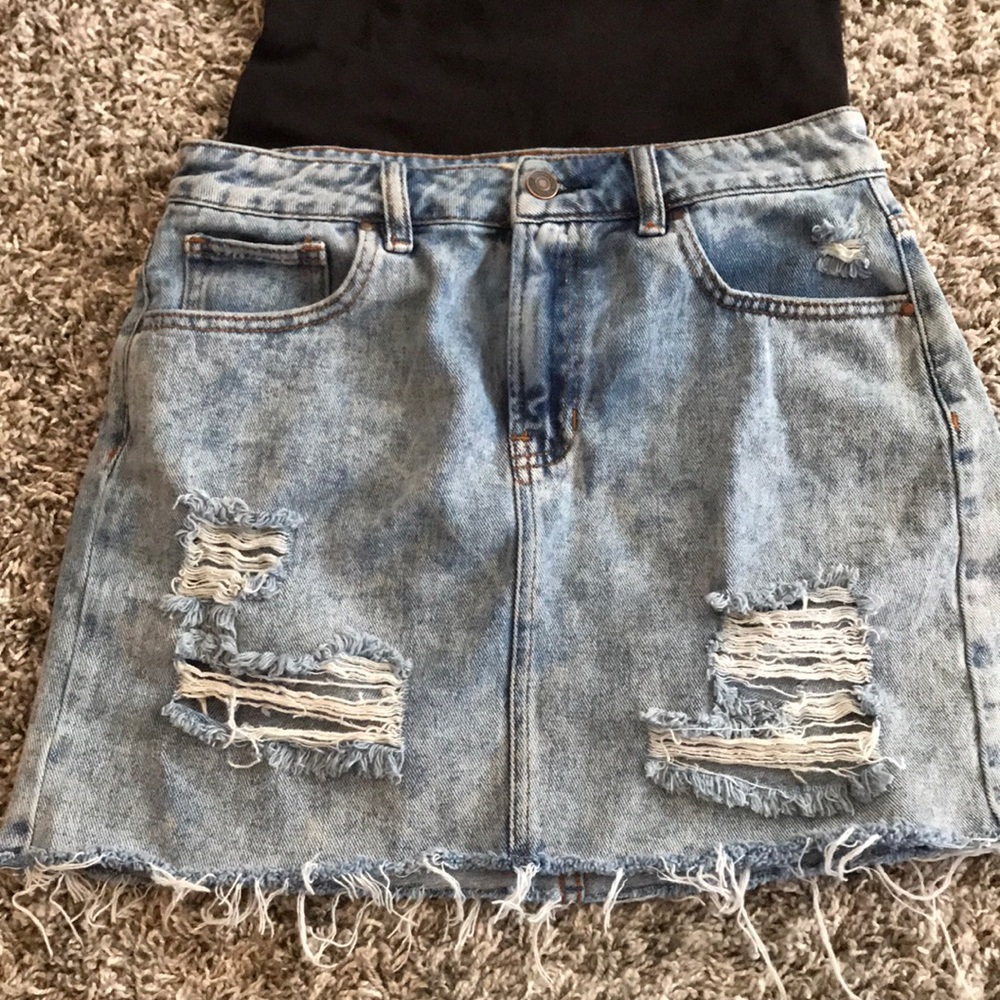 [PacSun] Distressed Skirt